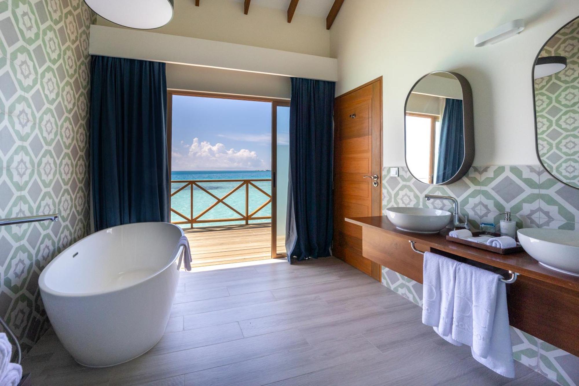 Lagoon Suite Sunset View,1545030202:JPEG